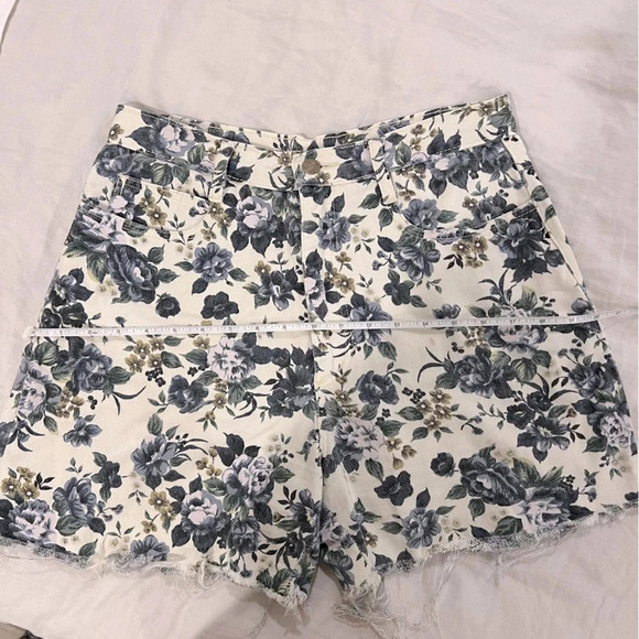 Unbranded Floral Patterned Denim Shorts - Picture 4 of 5